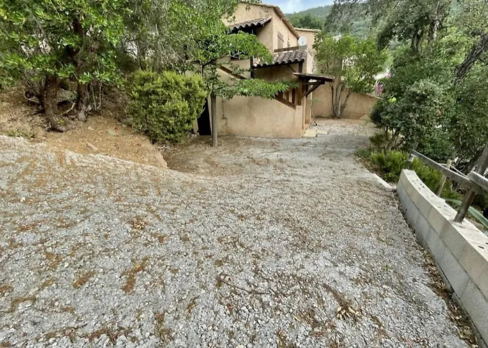 Mazet Mediterraneen Avec Terrasse Et Jardin - Rayol-Canadel